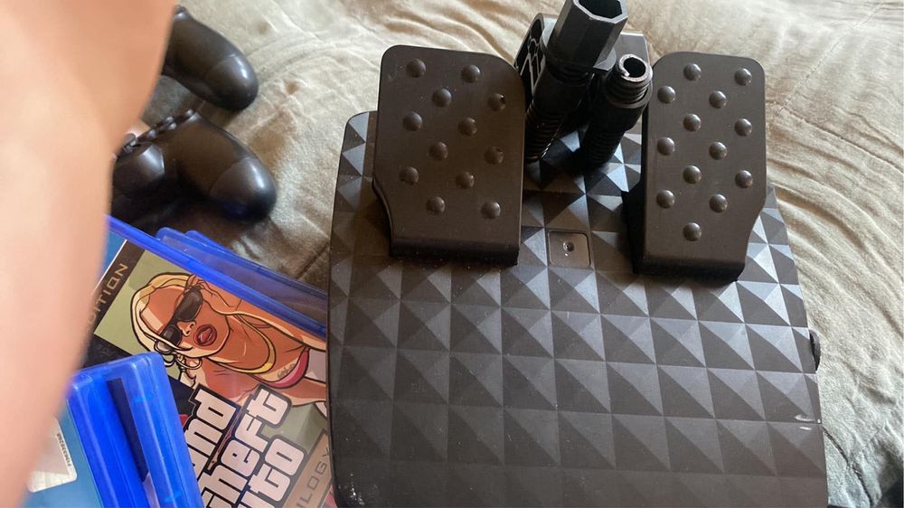 Play Station 4 slim с волан и педали