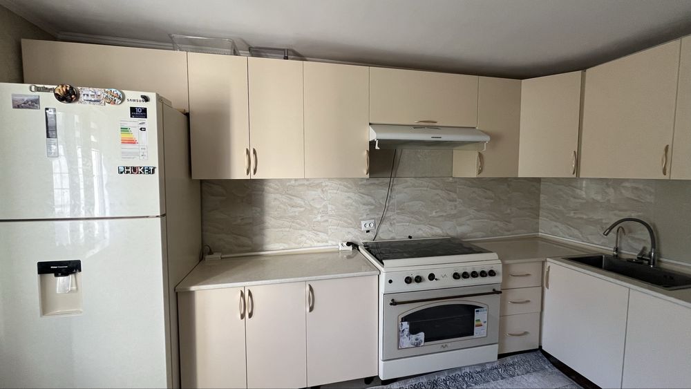 Кухонный гарнитур сатылады!