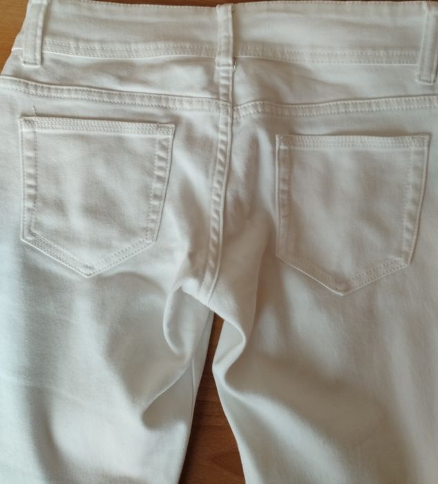 Vând blugi noi din Italia 3 perechi