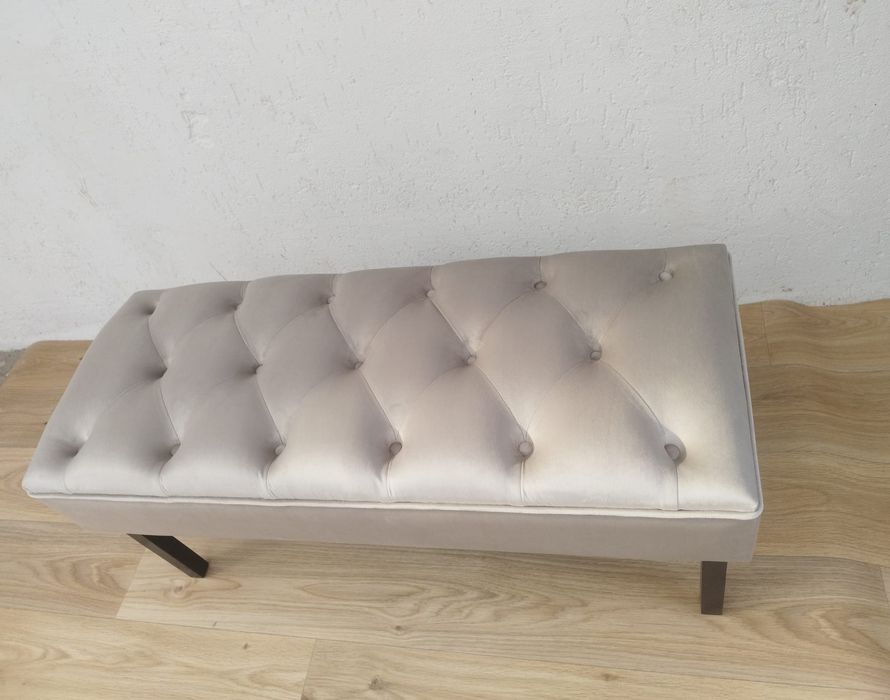 Vând bancheta, bancuta tapițata model cu nasturi