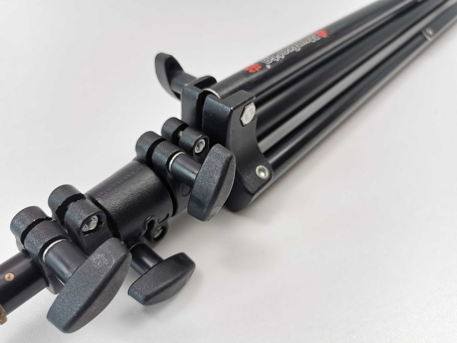 Manfrotto ART 156 aлуминиев статив за монтаж на фотографско осветление с височина 237см