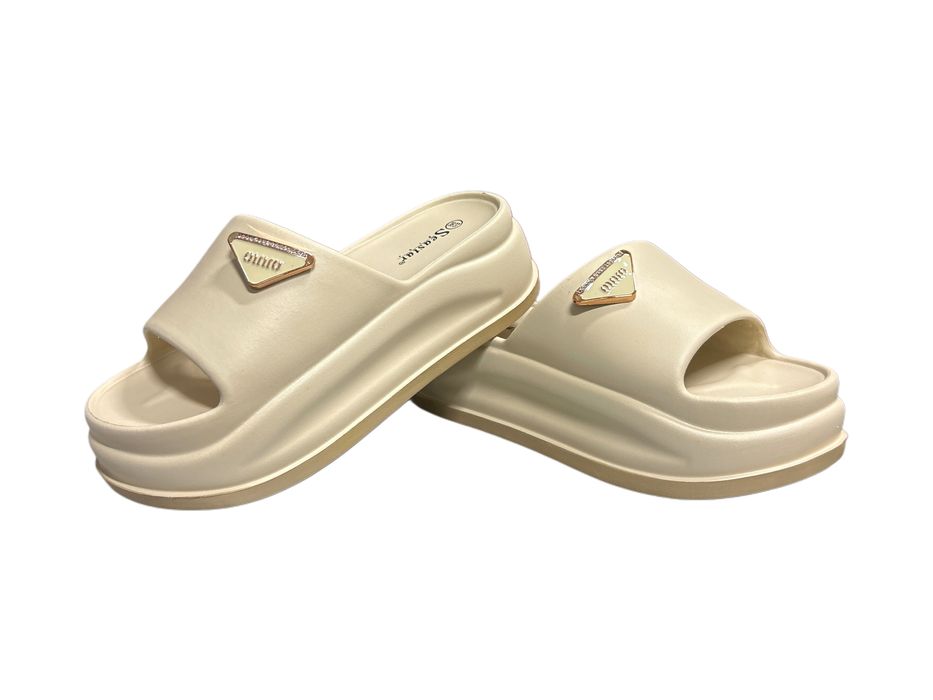 Дамски чехли на платформа