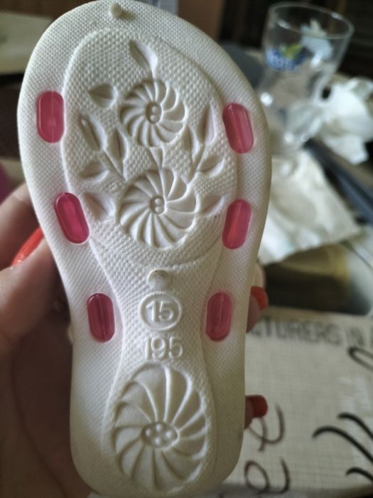 Vand papucei pentru copii