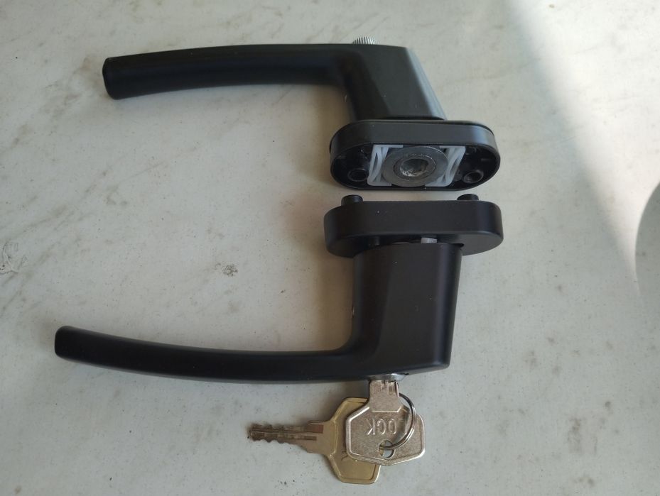 Аллюминевые ручки 2шт с замком