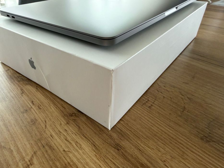 НОВ MacBook Pro 13" M1 Chip 8-CPU, 8-GPU, 16GB RAM, 1TB SSD В ГАРАНЦИЯ