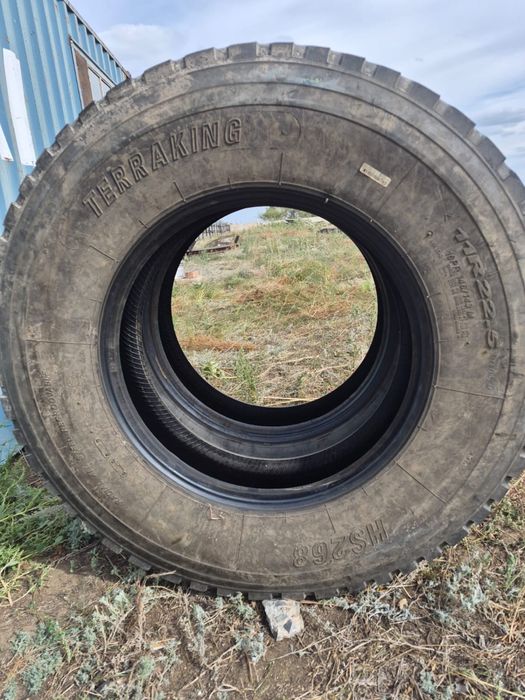 Продам шины 11 R22,5