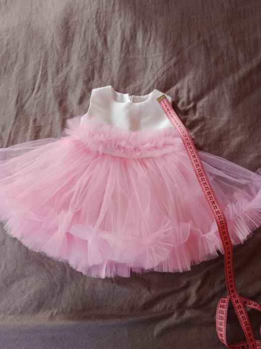 Розова рокля за момиче