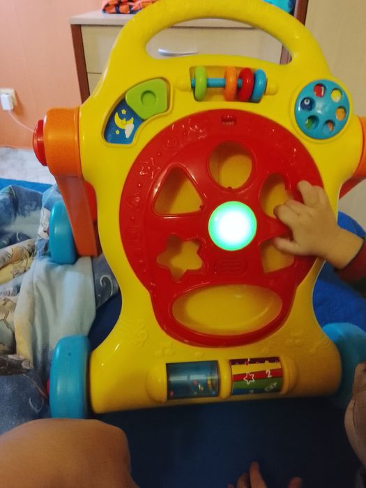 Продавам децка проходилка здрава