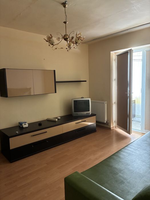 Proprietar, vand apartament 3 camere , centrala gaz, etaj 2