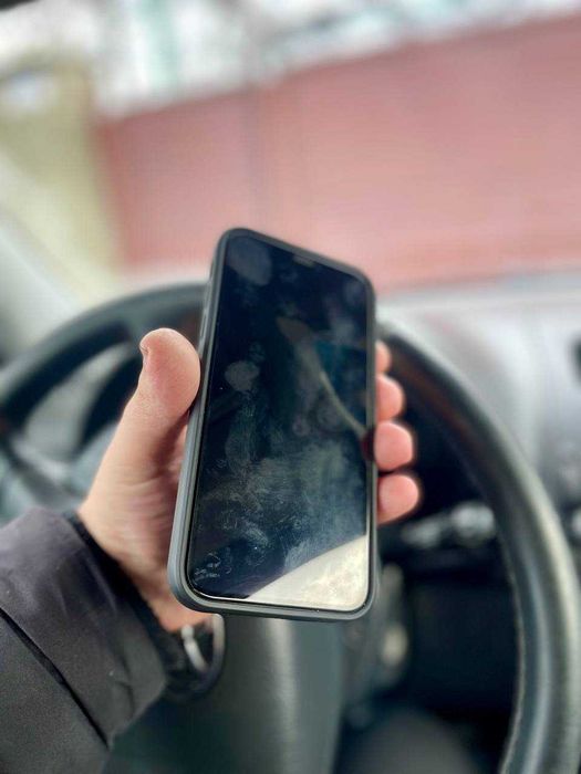 Продам iphone 11 black