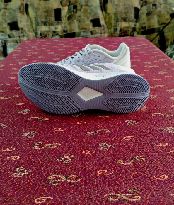 Кроссовки “Adidas”.  Абсолютно новые !!!  Производство Индонезия !!!