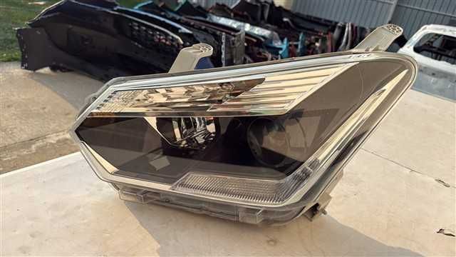 Far stanga Isuzu D-Max Facelift an 2015 2016 2017 2018 2019 2020 cod 10018544L Original - Factura si Garantie