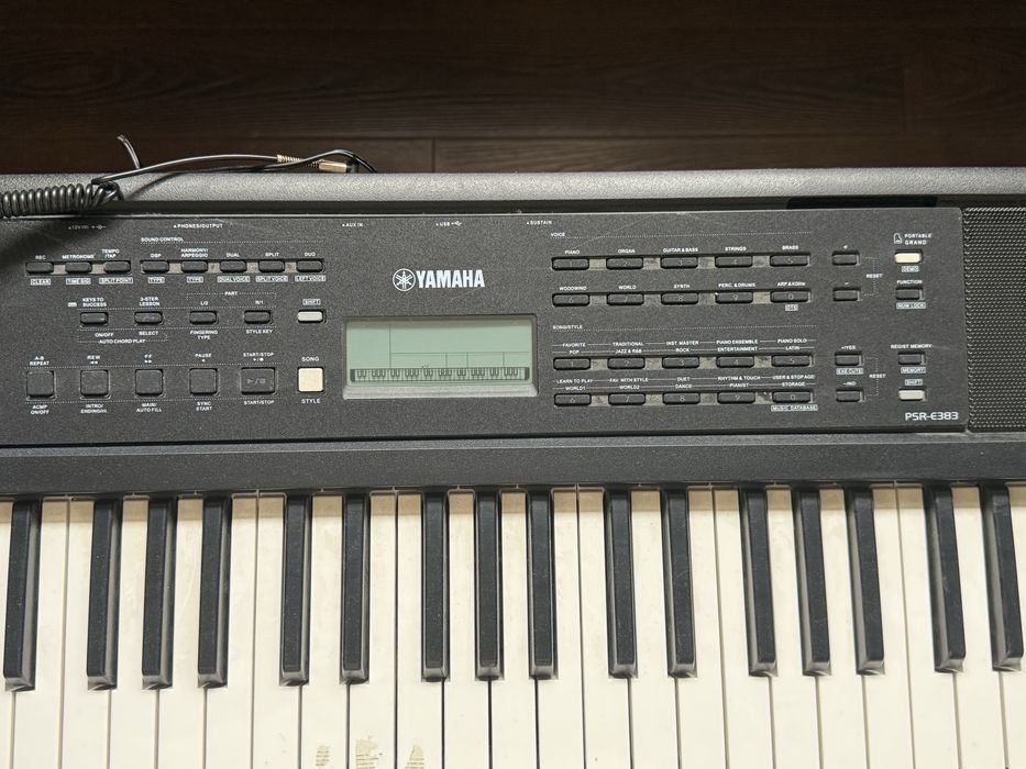 Синтезатор YAMAHA PSR-E383