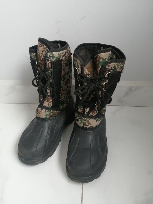 Продам сапоги Дутики.