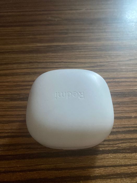 Продам наушники Redmi buds 6 play