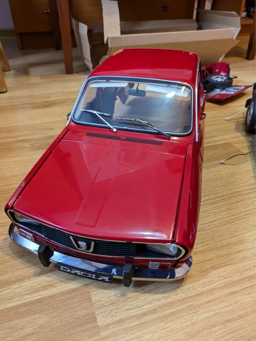 Macheta Dacia 1:8