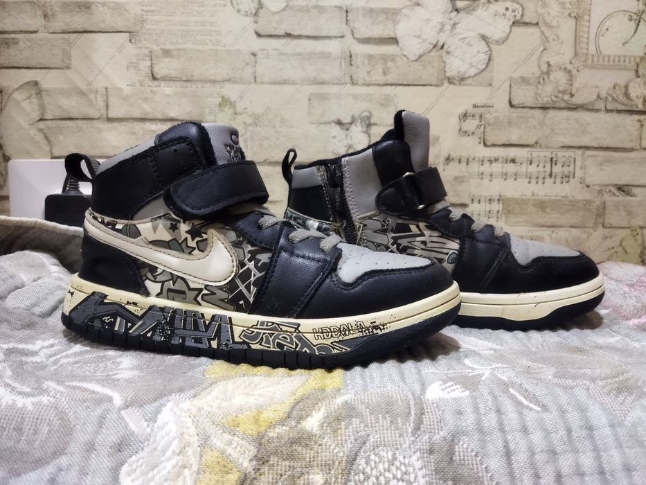 Продам кроссовки