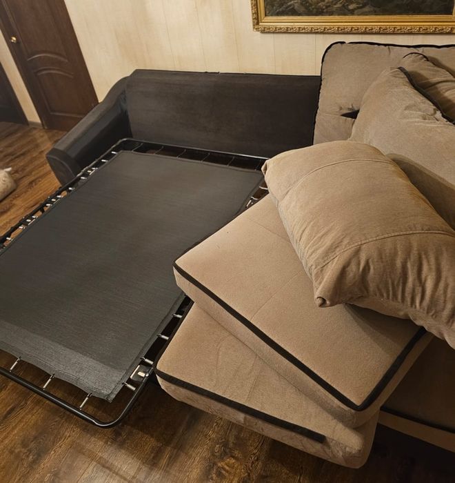 Продам угловой раскладной диван 3м