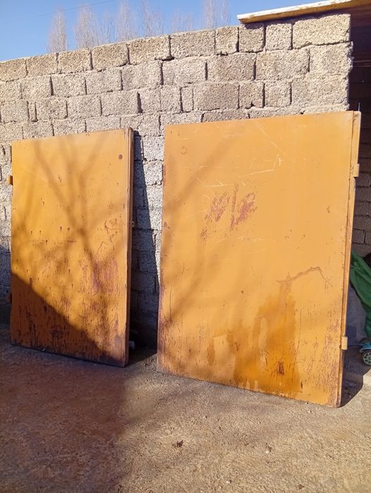 Дарвоза сотилади