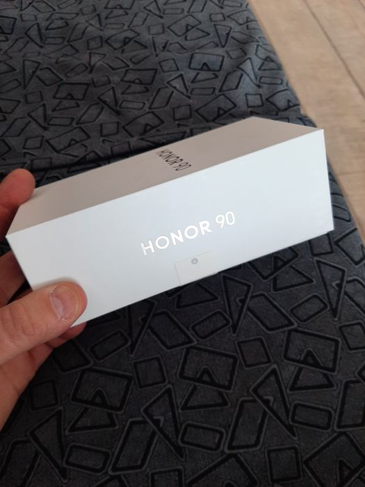 Honor 90 superb la cutie