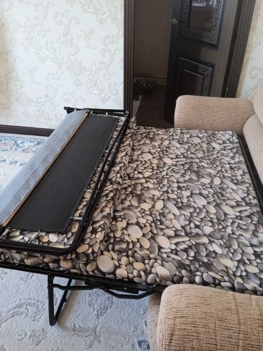 Диван с двумя креслами