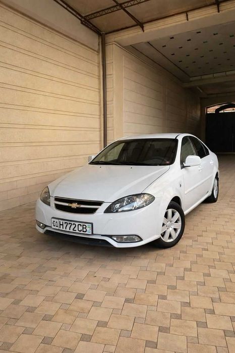 Продается (насия) идеальная Lacetti 2018 года  c малым пробегом