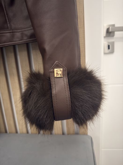 Кожено яке с пух на яката и ръкавите