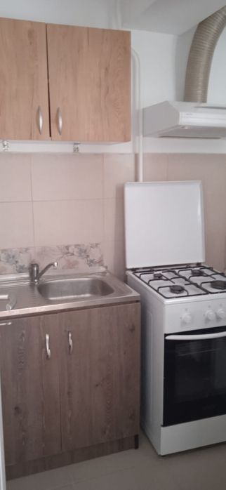 Inchiriez garsonieră baza 3
