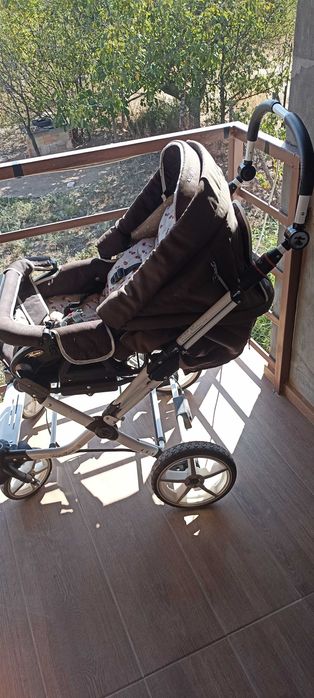 Продавам бебешка количка