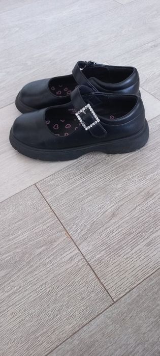 Туфли на девочку 31р