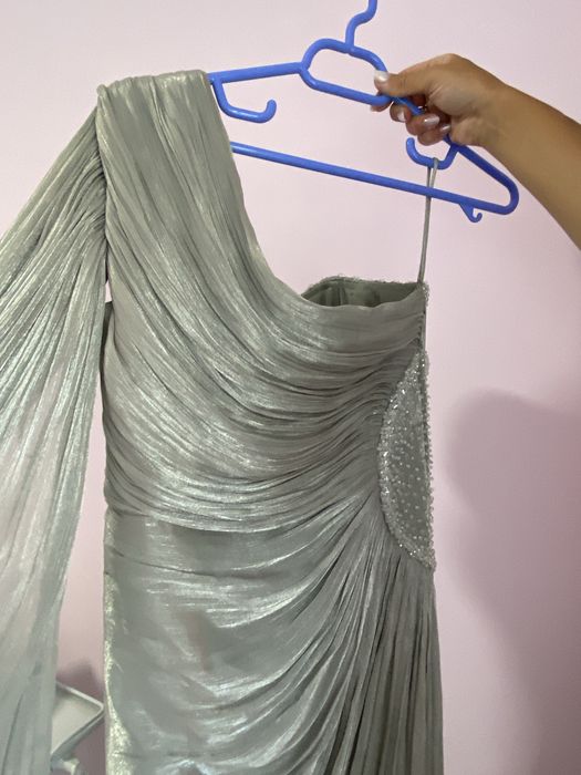 Rochie lunga , eleganta, purtata o singura data, marimea 40