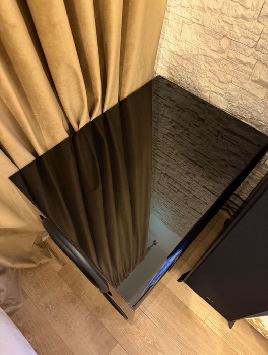 Vând Schimb SVS PB17-Ultra Revolution – Piano Gloss Black | Referință în lumea subwooferelor
