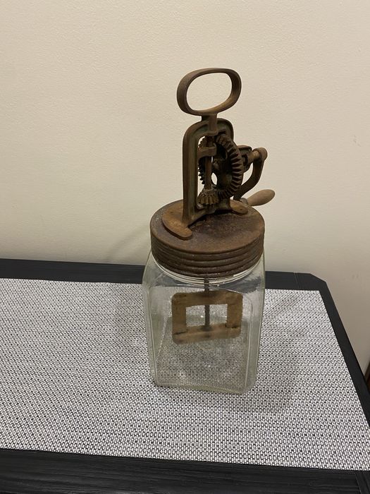 Batator  pentru separare unt din smantana de prin 1900