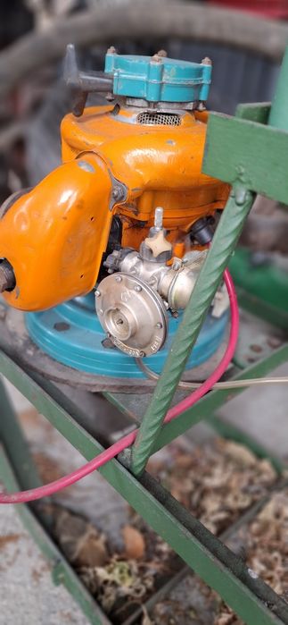 Продавам  бензинова мотопомпа