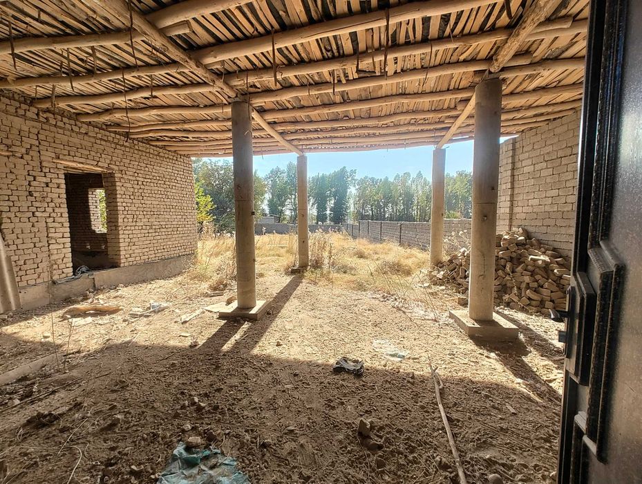 Продаётся участок 8 соток с домом в Ташкентской области