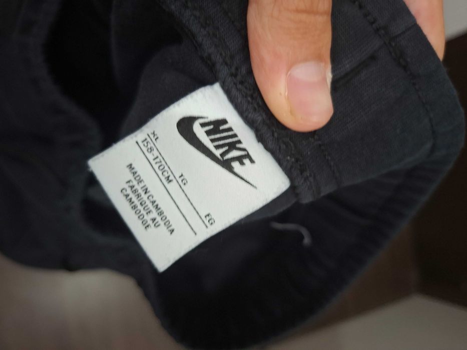 Оригинално долнище Nike Tech Fleece