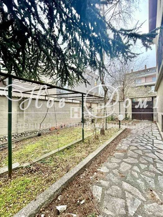 Продава се Къща в Варна, Галата - 380 кв.м за 843 €/кв.м - Снимка #20