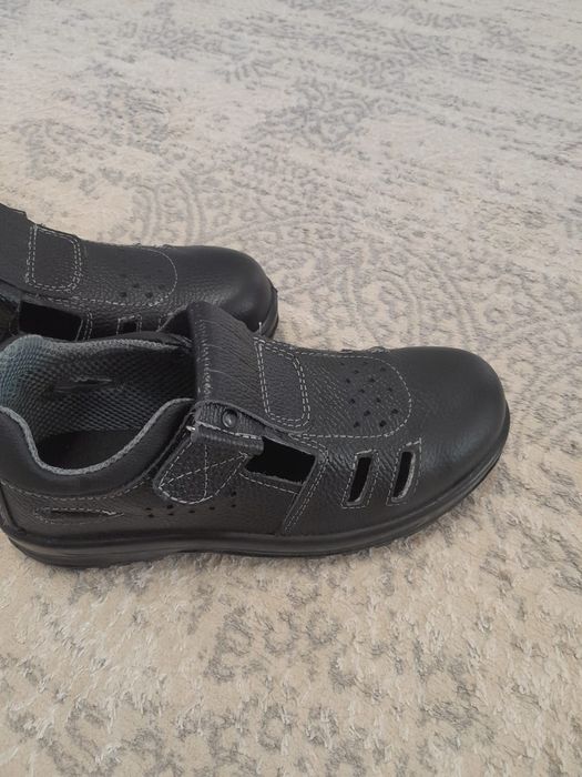 Продам спецобувь