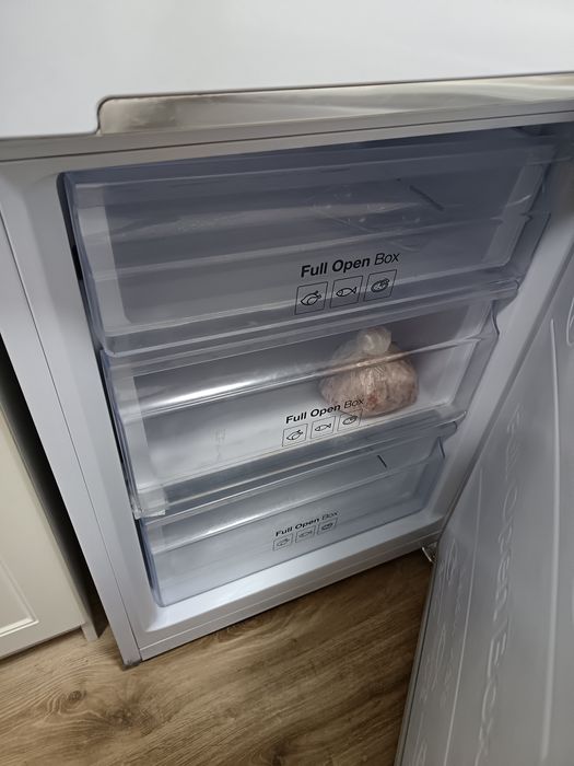 Холодильник и морозильник (бирюса)
