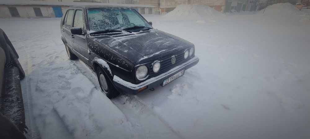 Продам гольф 2.     На уверенном ходу