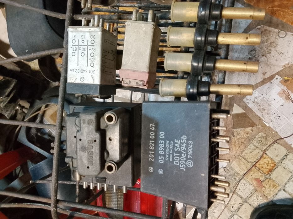 Запчасти на Мерседес Мерседес