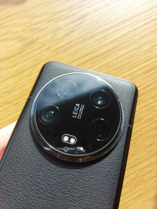 Xiaomi 14 Ultra 16/512Gb Черен + Подаръци