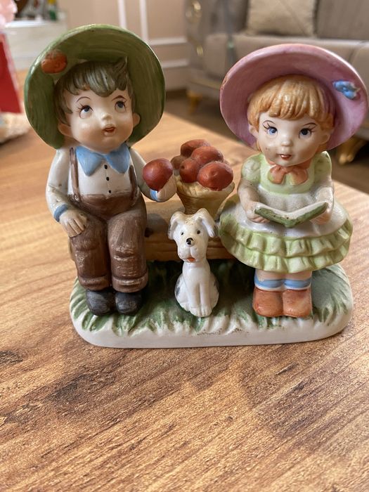 Винтидж порцеланова фигура Каподимонте (Capodimonte)