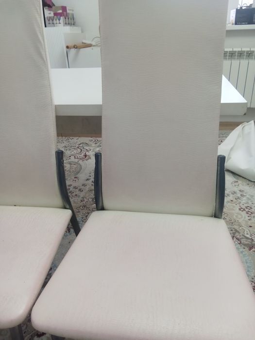 Стулья сатылады.