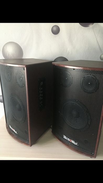 Музыкальные колонки.