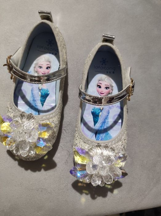 Детские туфельки