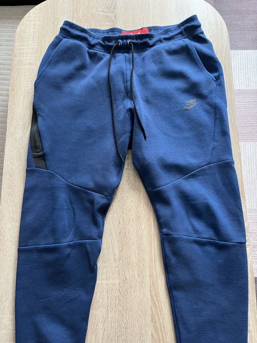 Nike tech fleece old season