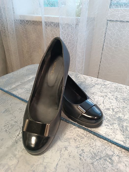 Продам туфли женские