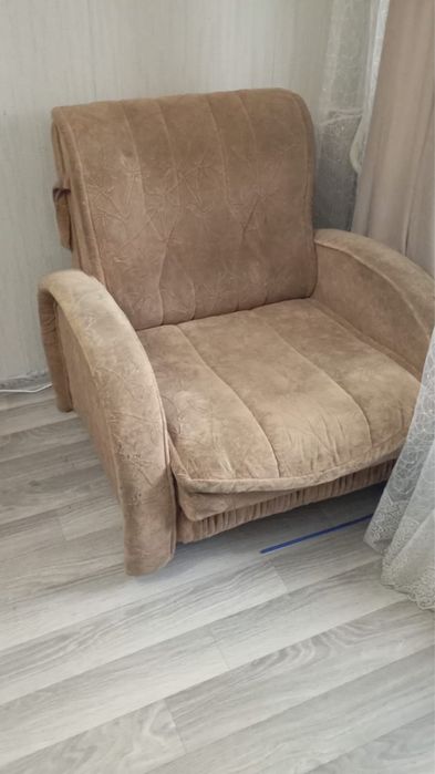 Отдам даром диван