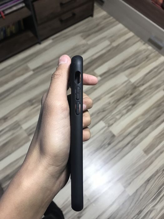 Чехол для Айфона 7 хорошем состаяни